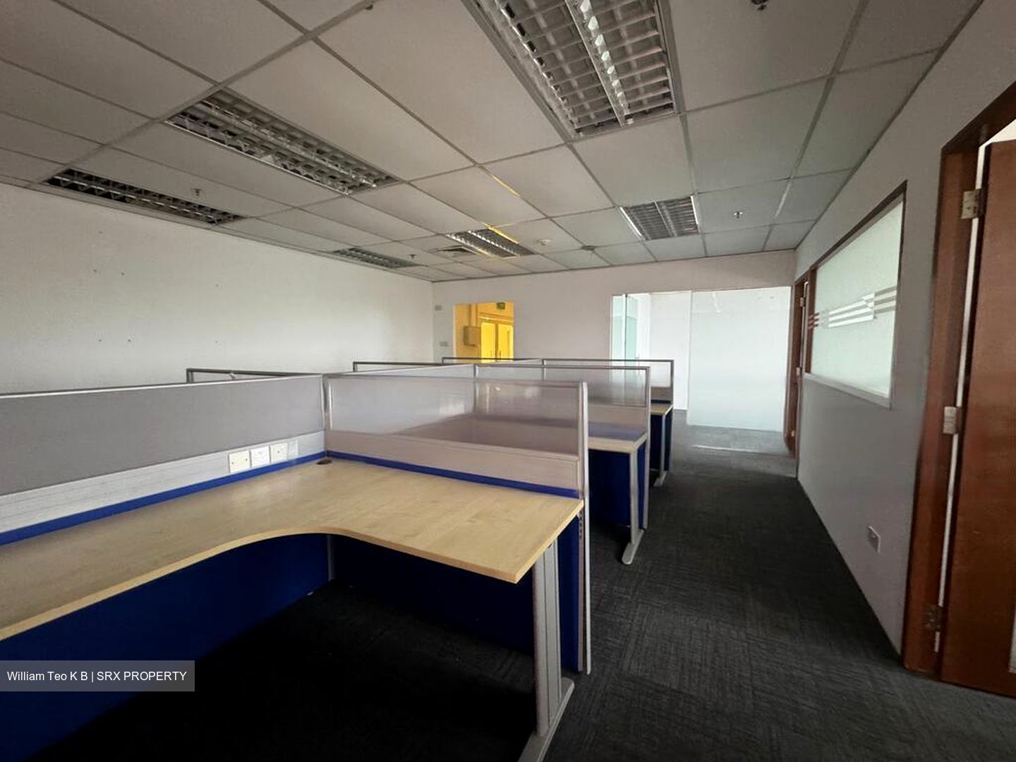 Peninsula Shopping Complex (D6), Office #451222791